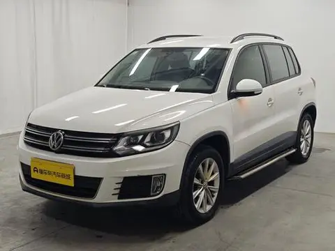 Volkswagen Tiguan 2015 — фото 1