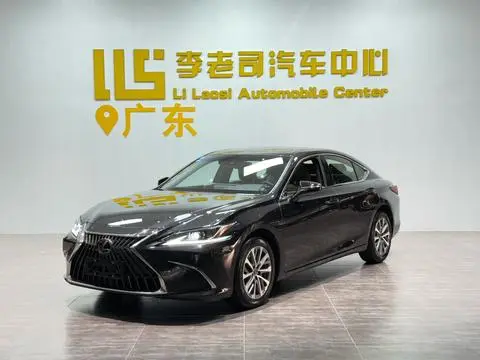 Lexus ES 2022
