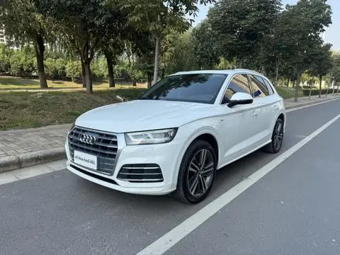 Audi Q5L 2018 — фото 1