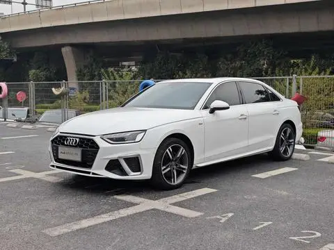 Audi A4L 2020 — фото 1