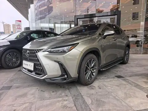 Lexus NX 2025