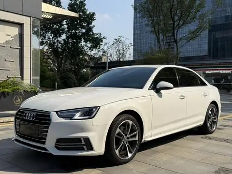 Audi A4L 2018 — фото 1