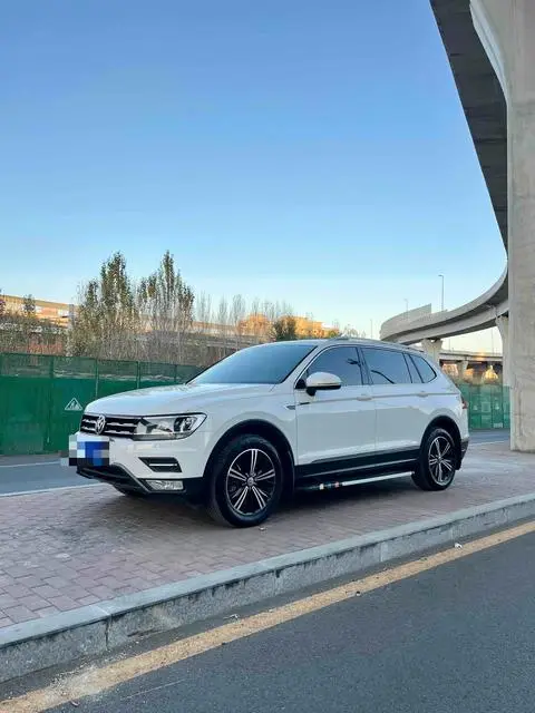 Volkswagen Tiguan L 2019 — фото 1