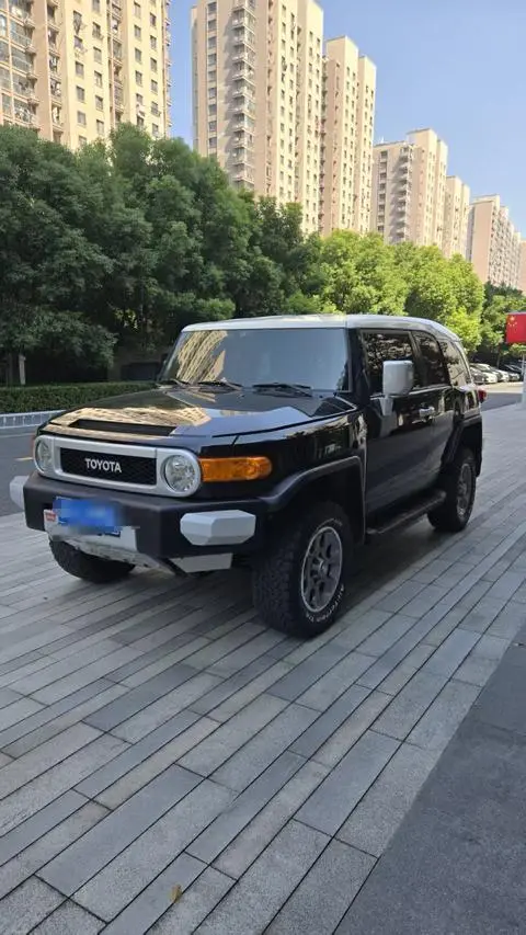 Toyota FJ 酷路泽 2010