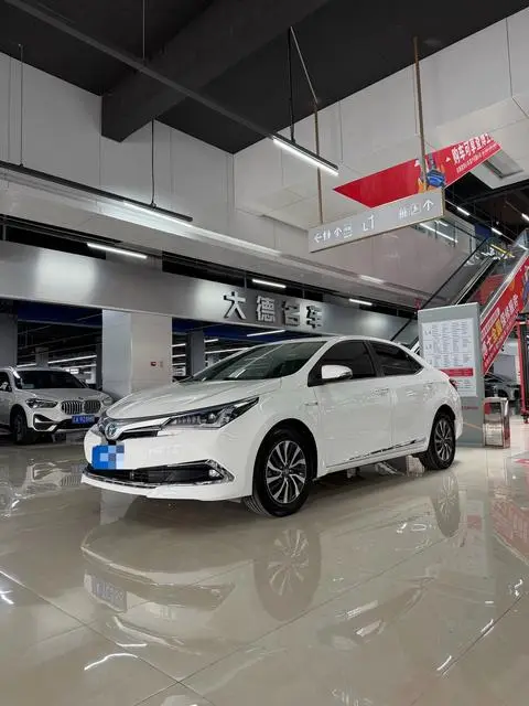 Toyota Corolla 2017 — фото 1