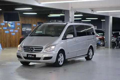 Mercedes-Benz 唯雅诺 2011
