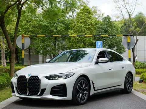 BMW 4 Series 2023 — фото 1