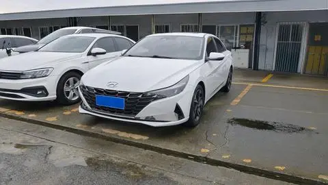 Hyundai Elantra 2022