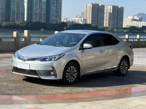 Toyota Corolla 2017 — фото 1