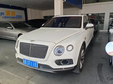Bentley 添越 2016 — фото 1