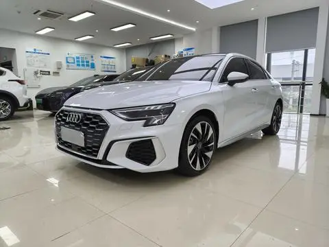 Audi A3 2023 — фото 1