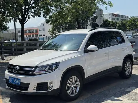 Volkswagen Tiguan 2015 — фото 1