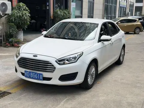 Ford Escort 2017 — фото 1