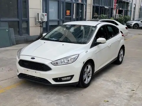 Ford Focus 2015 — фото 1