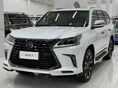 Lexus LX 2022 — фото 1