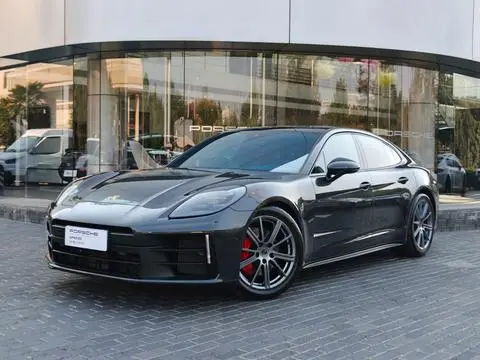 Porsche Panamera 2024