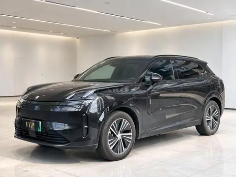 Lynk & Co 08 EM-P 2023