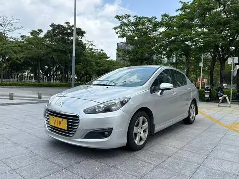 Peugeot 308 2014 — фото 1