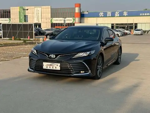 Toyota Camry 2021 — фото 1