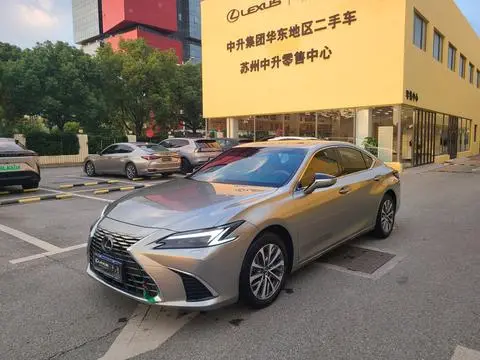 Lexus ES 2025 — фото 1
