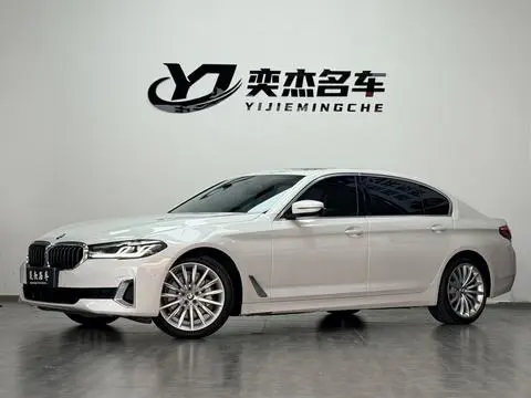 BMW 5 Series 2021 — фото 1