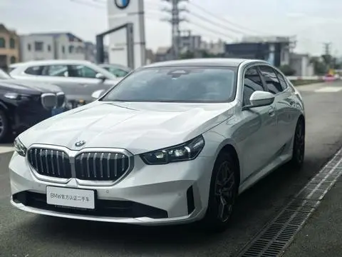BMW 5 Series 2025