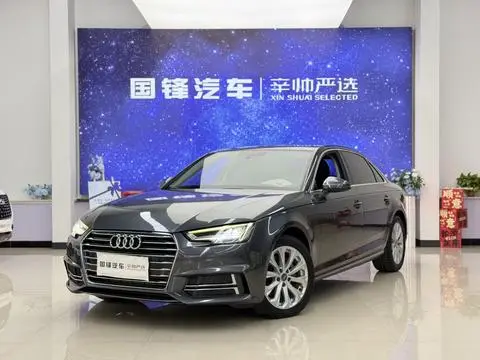 Audi A4L 2019 — фото 1