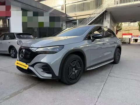 Mercedes-Benz EQE SUV 2023 — фото 1