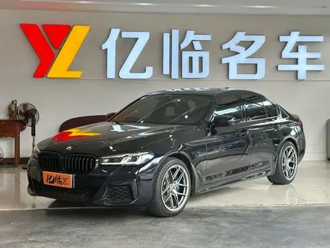 BMW 5 Series 2021 — фото 1
