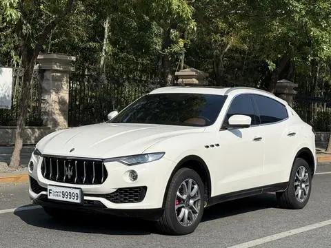 Maserati Levante 2021 — фото 1