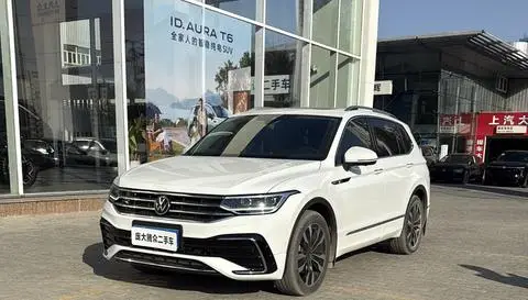 Volkswagen Tiguan L 2023 — фото 1
