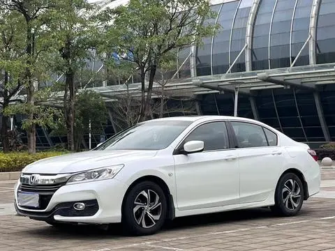 Honda Accord 2016 — фото 1