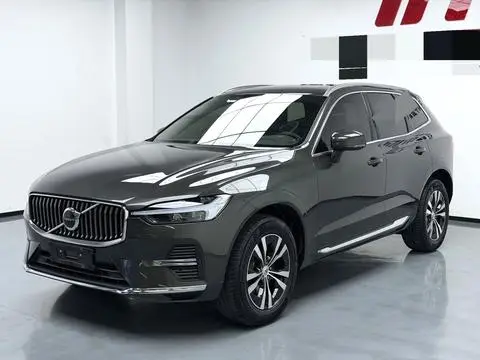 Volvo XC60 2022 — фото 1