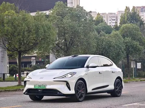 IM Motors 智己LS6 2023