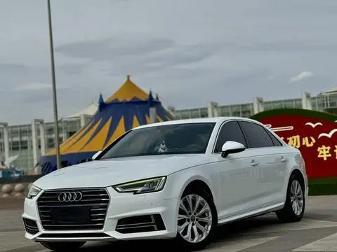 Audi A4L 2018 — фото 1
