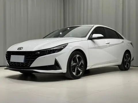 Hyundai Elantra 2022