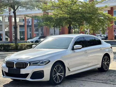 BMW 5 Series 2022 — фото 1