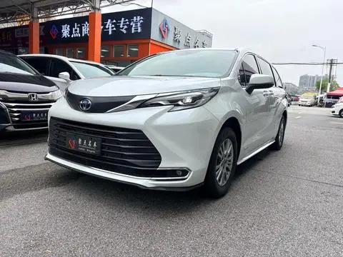 Toyota 赛那 2023