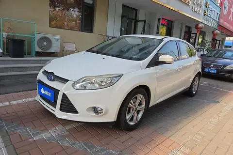 Ford Focus 2012 — фото 1