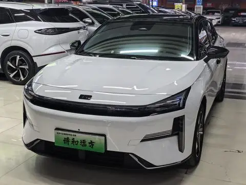 Geely L6 2025
