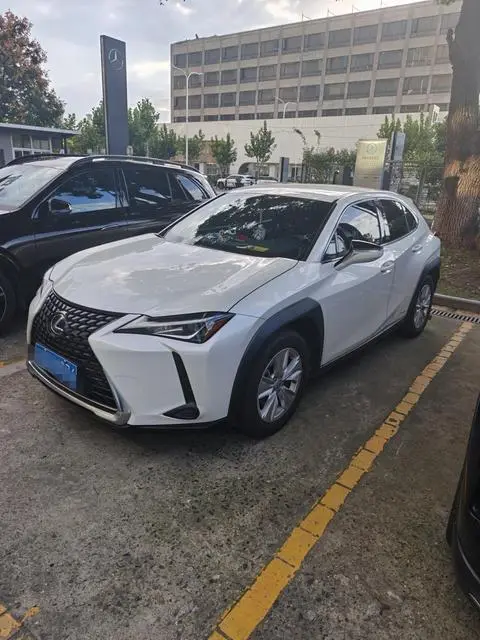 Lexus UX 2019