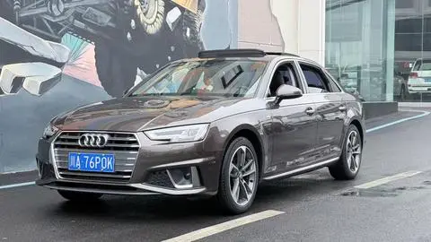 Audi A4L 2019 — фото 1