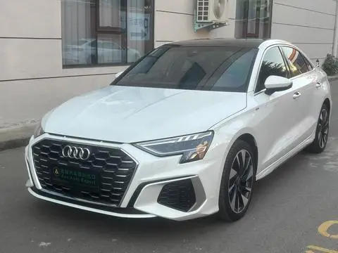 Audi A3 2023 — фото 1