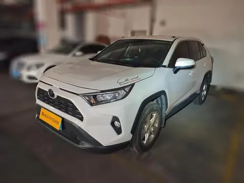 Toyota RAV4 2020 — фото 1