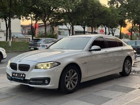 BMW 5 Series 2017 — фото 1