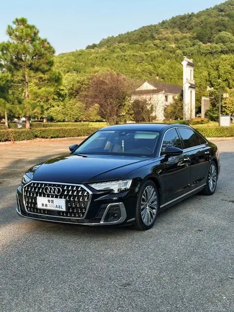 Audi A8 2023