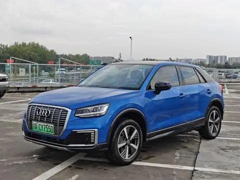 Audi Q2L e-tron 2019