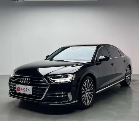 Audi A8 2018 — фото 1