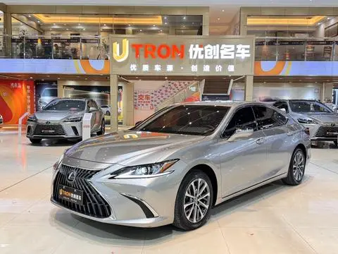 Lexus ES 2022 — фото 1
