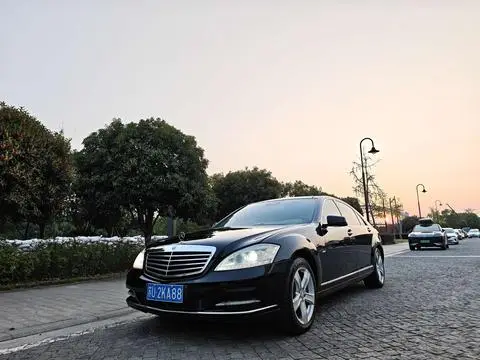 Mercedes-Benz S-Class 2012